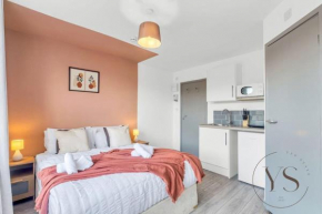 Terracotta Longton Studio 2c - Wi-Fi, Alton Towers, Netflix